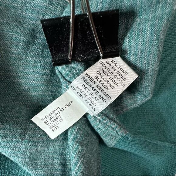 Banana Republic Pima Cotton blend teal striped crew neck sweater size small - Picture 10 of 10